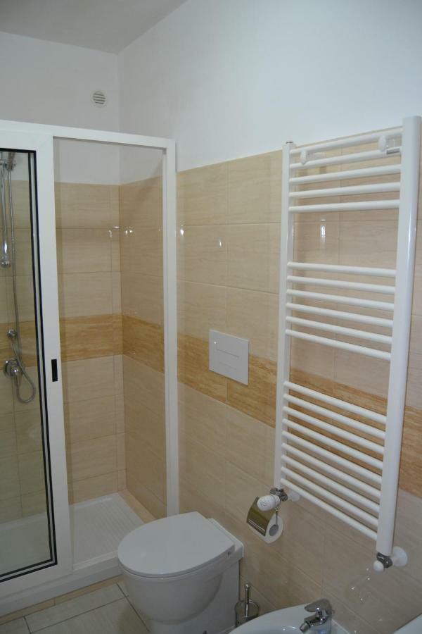 Guesthouse Holiday Formia Beach エクステリア 写真