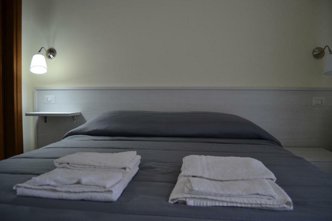 Guesthouse Holiday Formia Beach エクステリア 写真