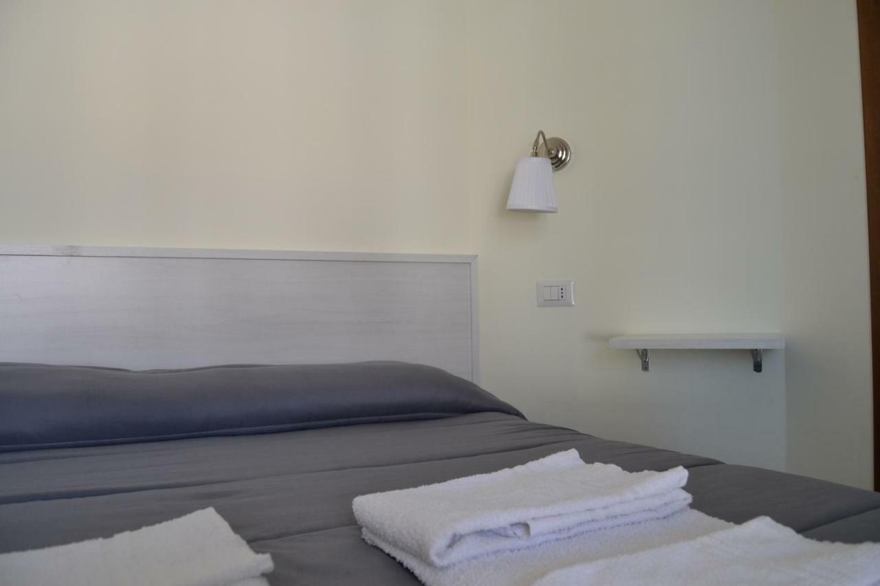 Guesthouse Holiday Formia Beach エクステリア 写真