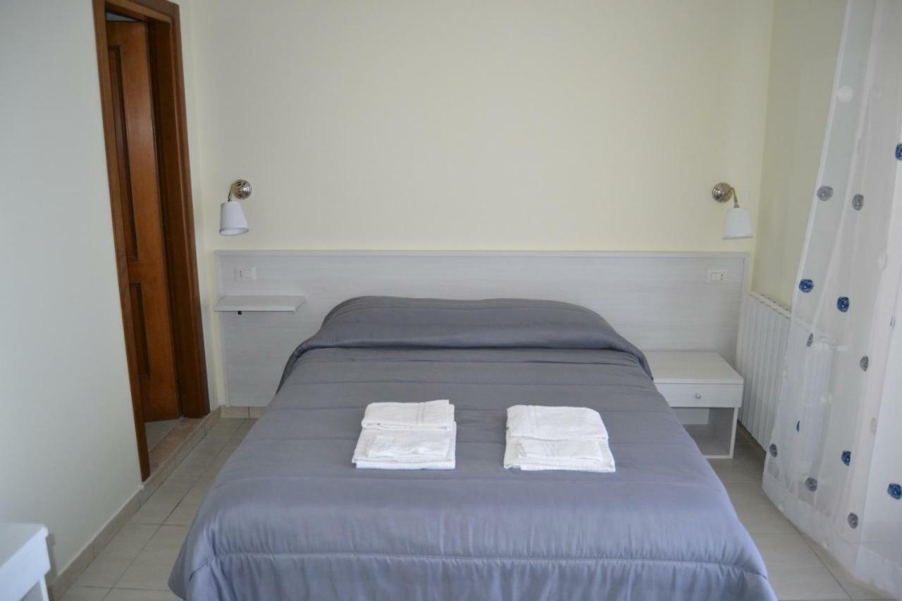 Guesthouse Holiday Formia Beach エクステリア 写真