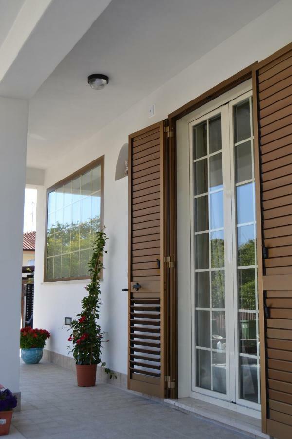 Guesthouse Holiday Formia Beach エクステリア 写真