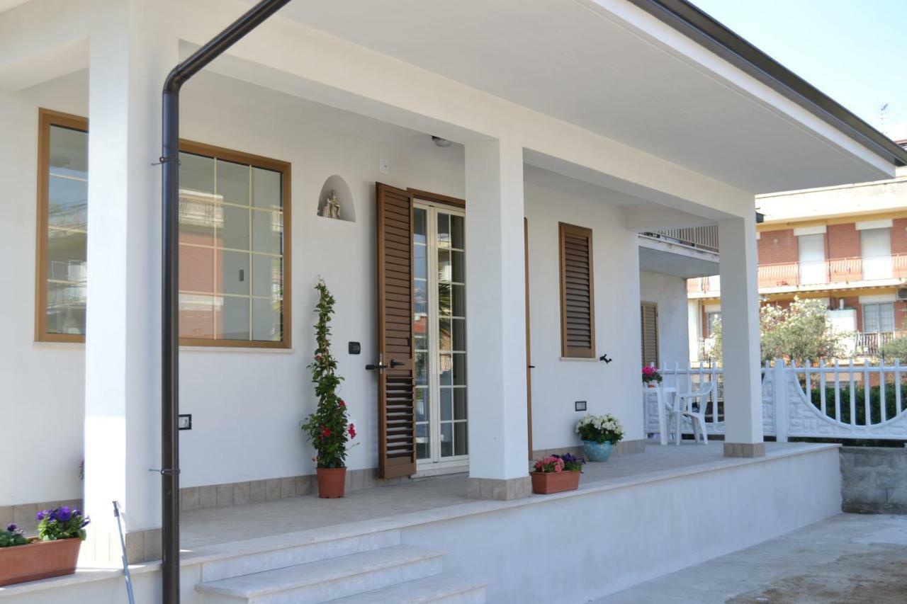 Guesthouse Holiday Formia Beach エクステリア 写真
