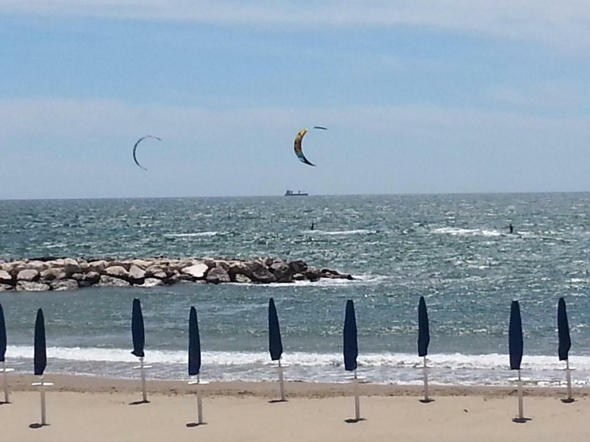 Guesthouse Holiday Formia Beach エクステリア 写真