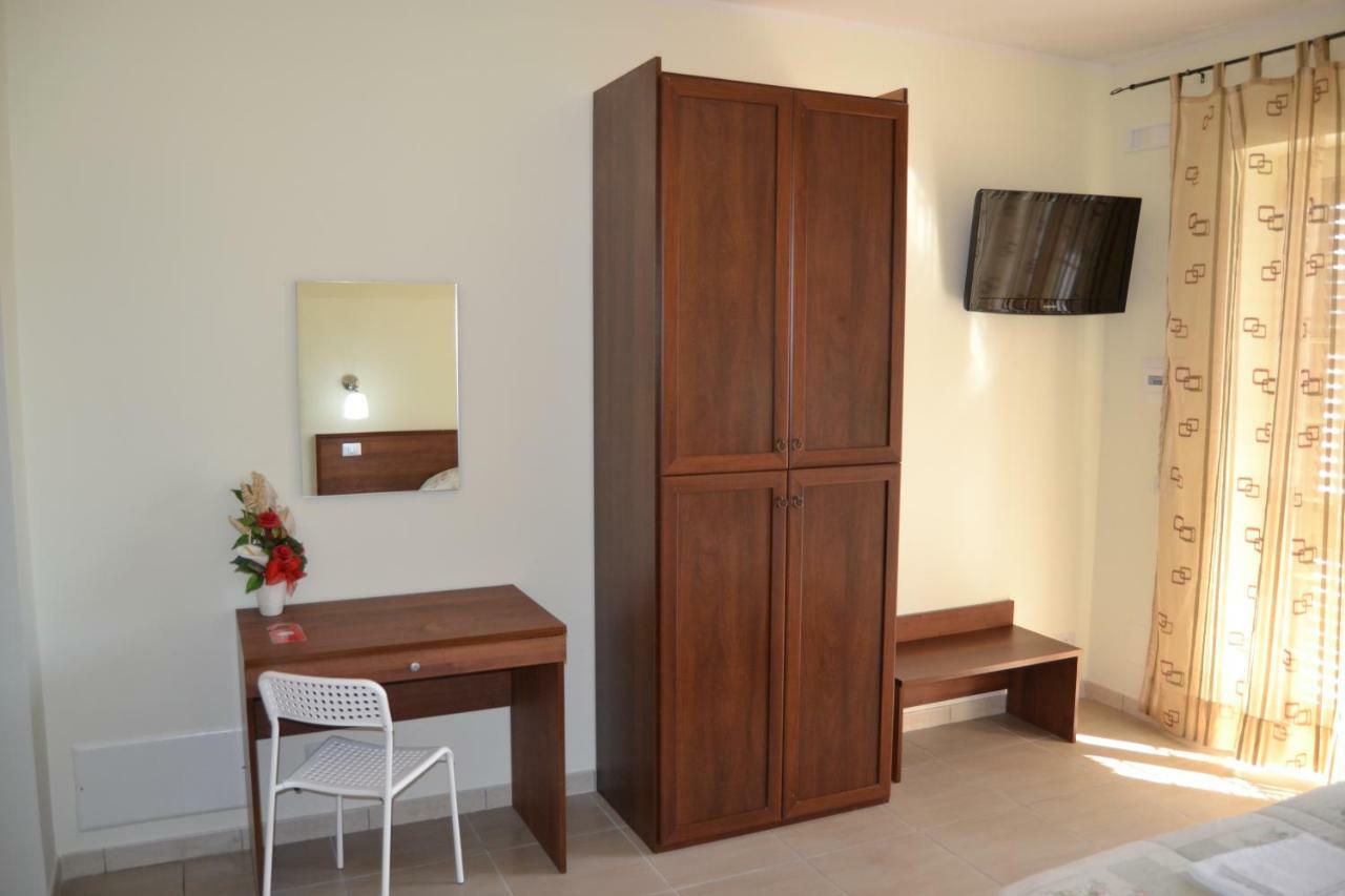 Guesthouse Holiday Formia Beach エクステリア 写真