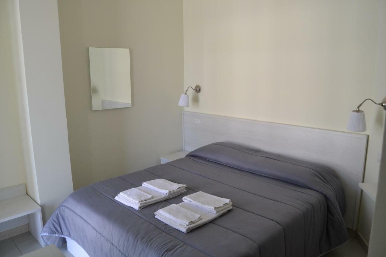 Guesthouse Holiday Formia Beach エクステリア 写真