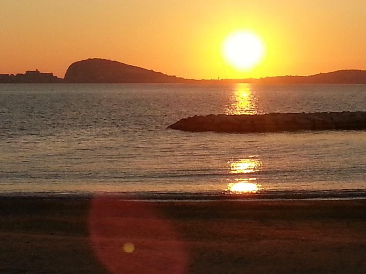 Guesthouse Holiday Formia Beach エクステリア 写真