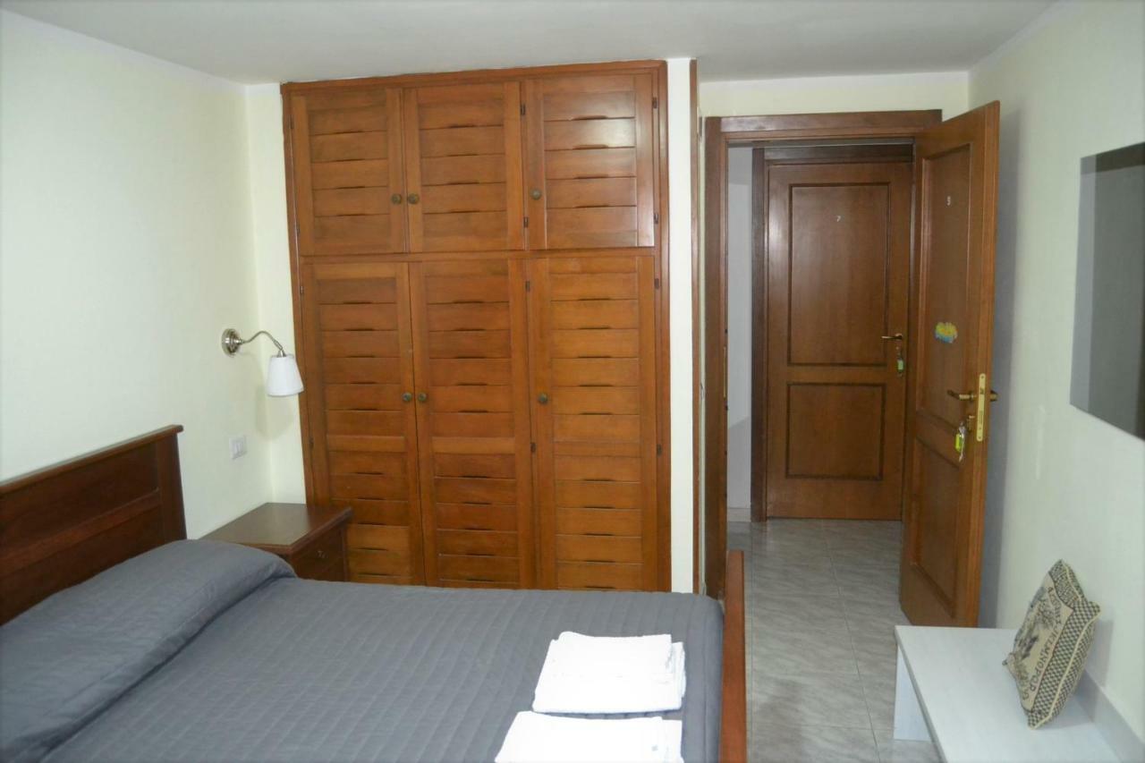Guesthouse Holiday Formia Beach エクステリア 写真