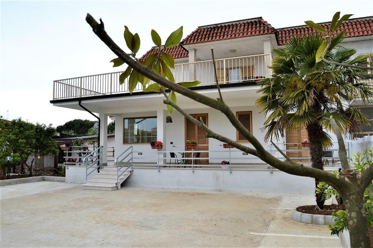 Guesthouse Holiday Formia Beach エクステリア 写真