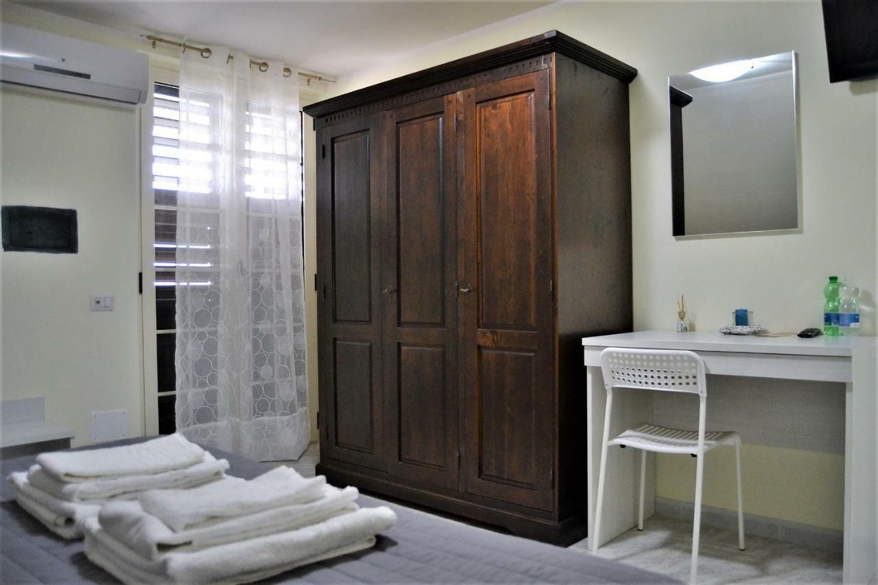 Guesthouse Holiday Formia Beach エクステリア 写真