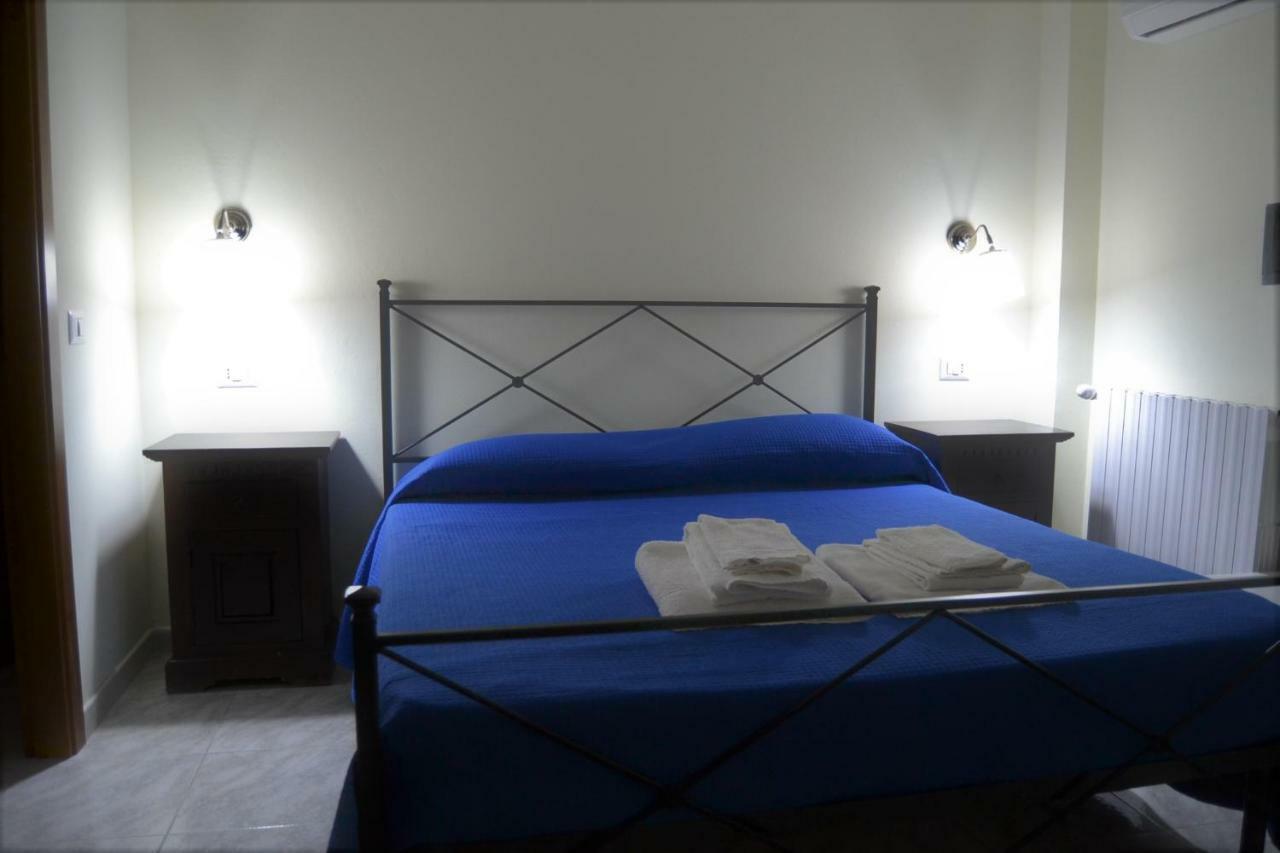 Guesthouse Holiday Formia Beach エクステリア 写真