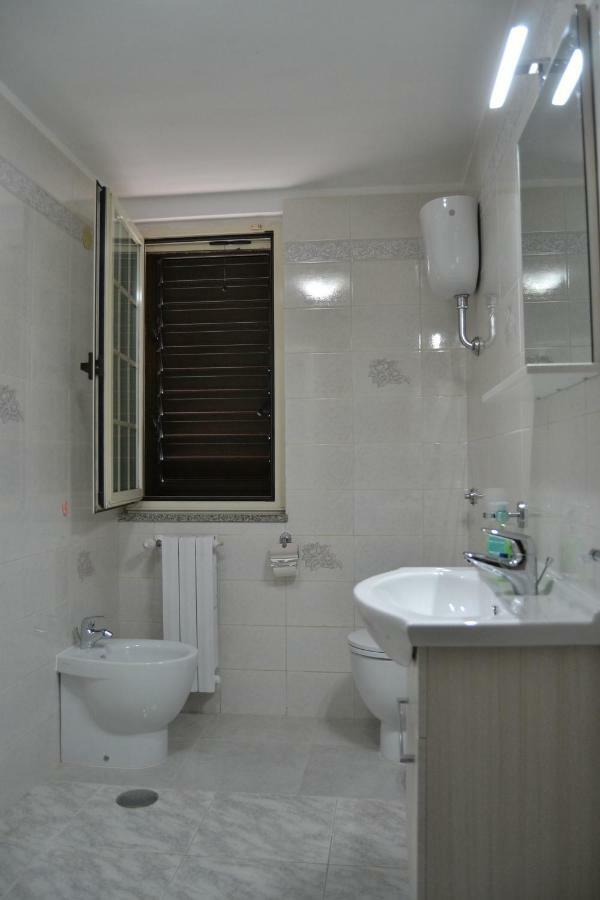 Guesthouse Holiday Formia Beach エクステリア 写真